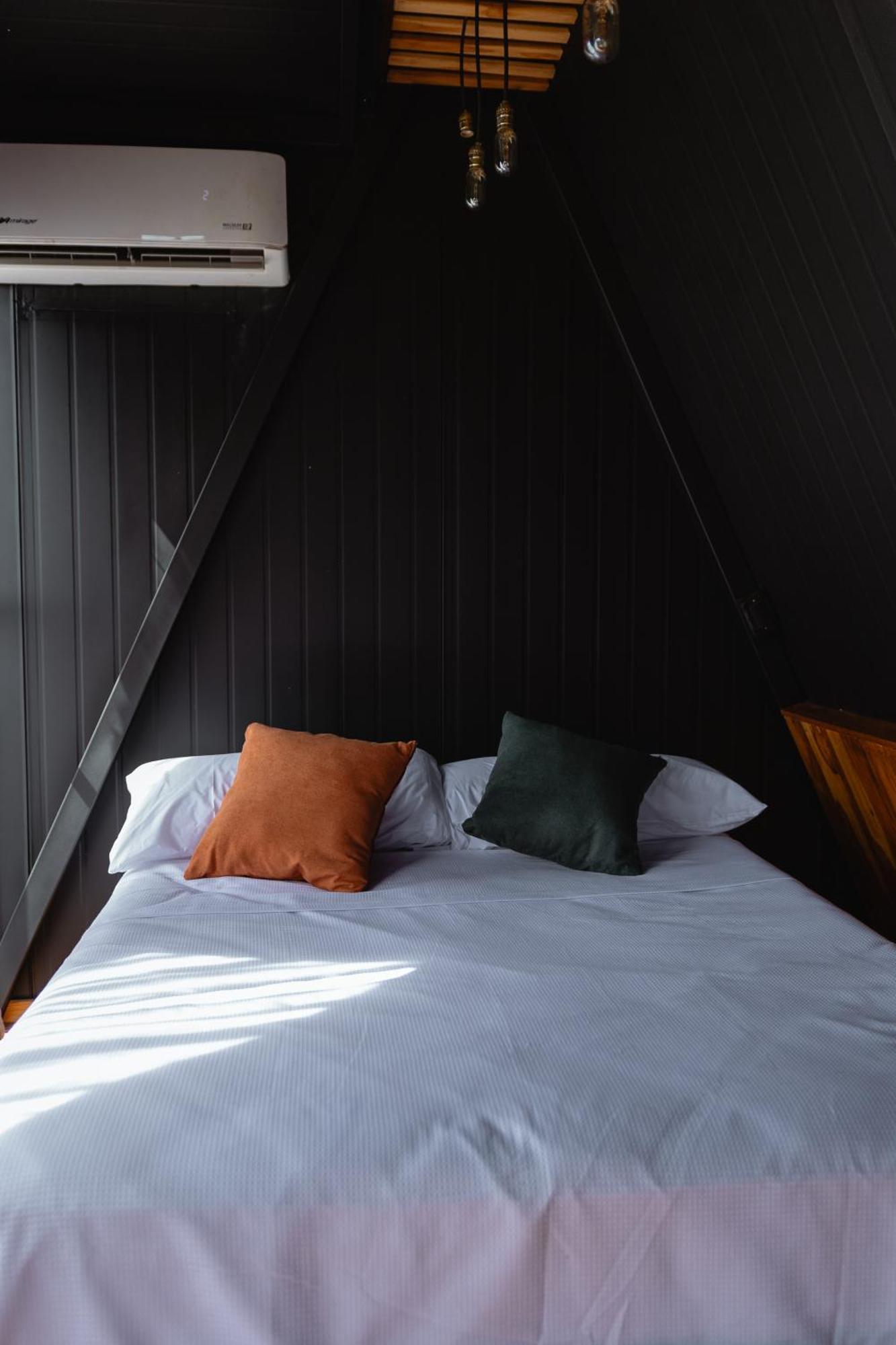 Hotel Coyote Alcocer Kültér fotó
