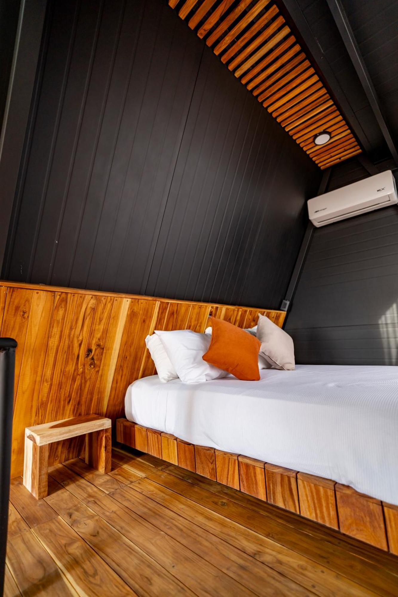 Hotel Coyote Alcocer Kültér fotó